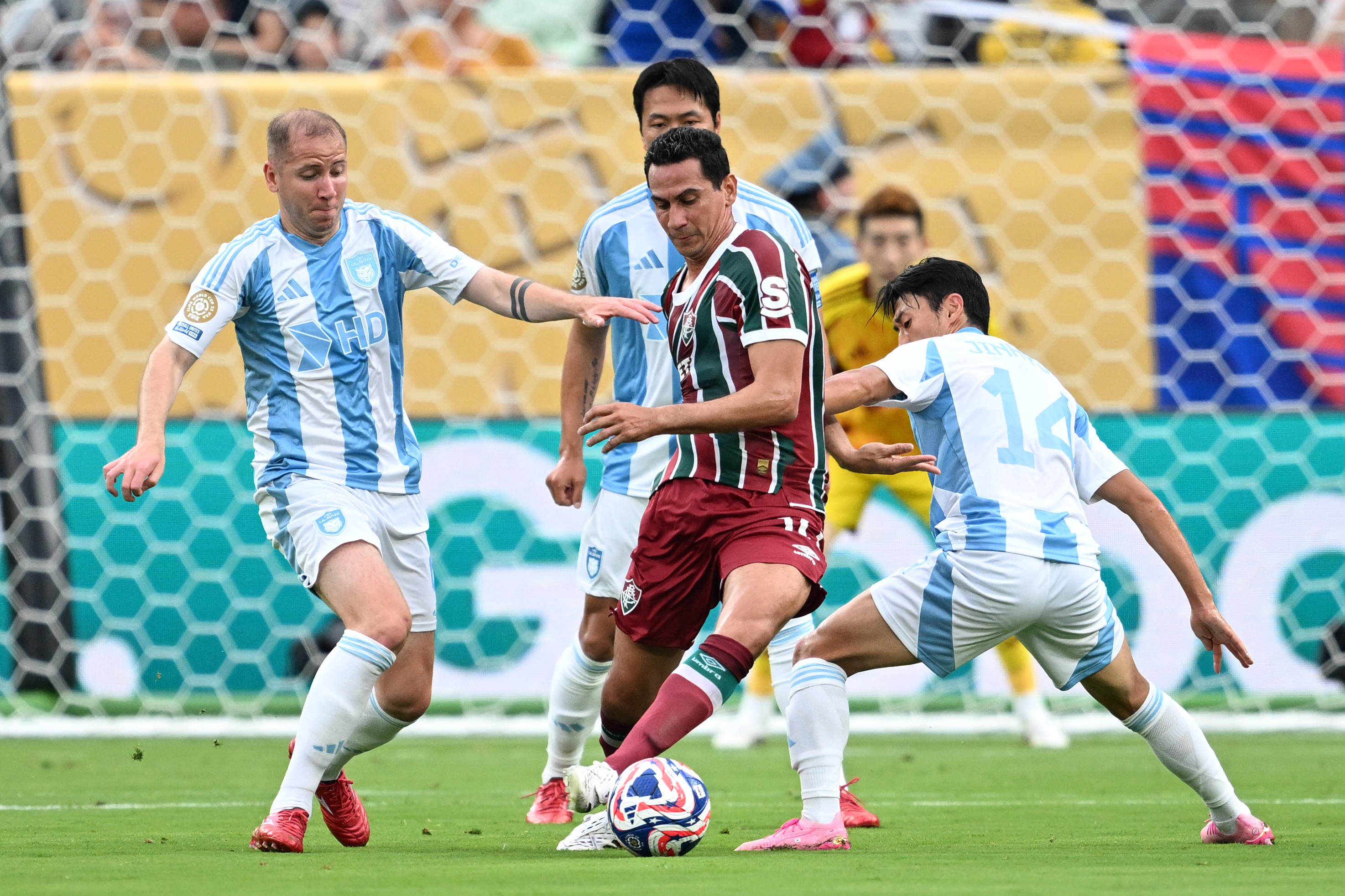 金年会官方登录-关于亚冠清晨再迎强敌，西汉姆造点机会，主帅态度——管理层满意，控场能力受关注的信息